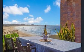 3 Bedrooms With Views Over Kirra!